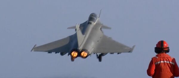 СПУТНИК_Истребители Rafale взлетели с авианосца "Шарль де Голль" для ударов по ИГ СПУТНИК_Истребители Rafale взлетели с авианосца "Шарль де Голль" для ударов по ИГ - Sputnik Молдова