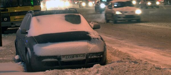 Chutes de neige à Moscou: la circulation paralysée Chutes de neige à Moscou: la circulation paralysée - Sputnik Молдова