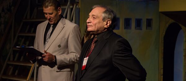 Художественный руководитель театра С улицы Роз Юрий Хармелин на открытии фестиваля Молдфест.Рампа.Ру. Художественный руководитель театра С улицы Роз Юрий Хармелин на открытии фестиваля Молдфест.Рампа.Ру. - Sputnik Молдова