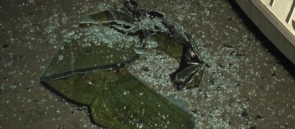 Sticlă pe asfalt după accident rutier - Sputnik Moldova