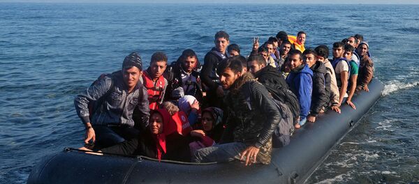 Ситуация с беженцами на греческом острове Лесбос - Sputnik Moldova