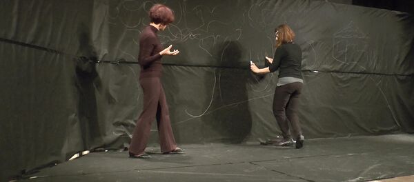 Театр из Тель-Авива соединил живопись и драматургию в одной постановке Театр из Тель-Авива соединил живопись и драматургию в одной постановке - Sputnik Молдова