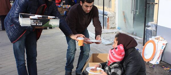 AJUTOR SĂRACILOR, HRANĂ NEVOIAŞILOR - Sputnik Moldova