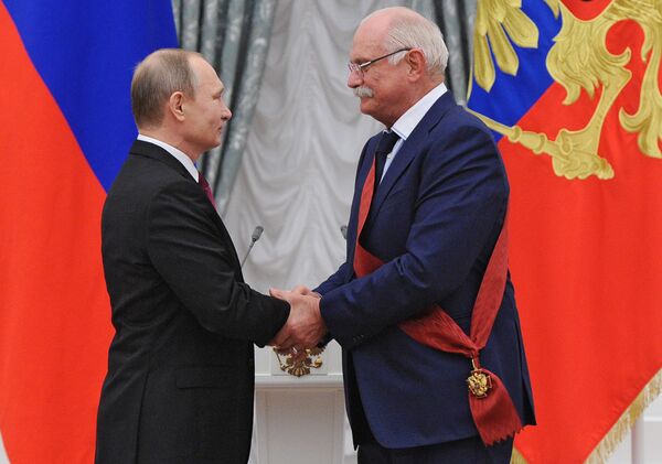 Президент РФ В.Путин вручил государственные награды в Кремле Президент РФ В.Путин вручил государственные награды в Кремле - Sputnik Молдова