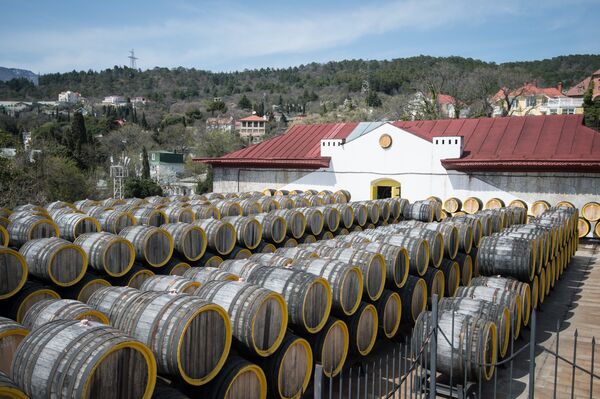 Пока вы спали: атака на Скотланд-Ярд, красный код в Японии, In Vino Veritas Пока вы спали: атака на Скотланд-Ярд, красный код в Японии, In Vino Veritas - Sputnik Молдова