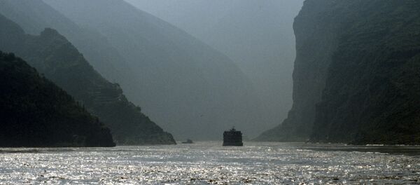 Вход в Каньон на реке Янцзы Вход в Каньон на реке Янцзы - Sputnik Молдова