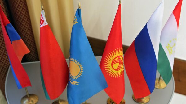 Steagurile țărilor membre ale Organizației  Euroasiatice - Sputnik Moldova-România