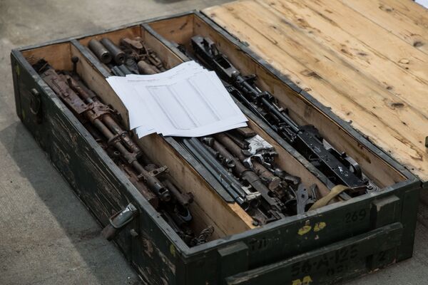 Țevi de armă automat, confiscate de poliție - Sputnik Moldova