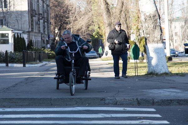 Участники рейда СтопХам проследовали от центральных корпусов мединститута до улицы Измаильской. - Sputnik Молдова