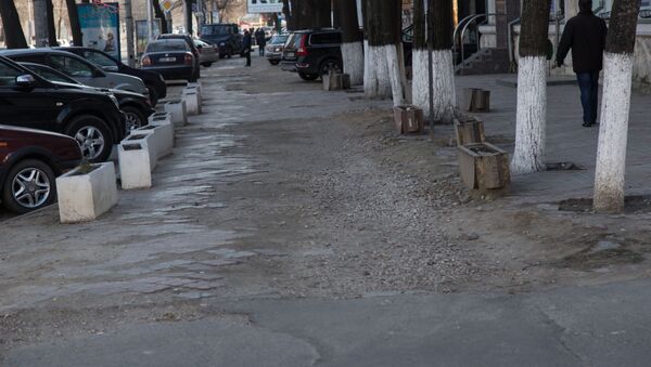 разбитый тротуар - Sputnik Молдова