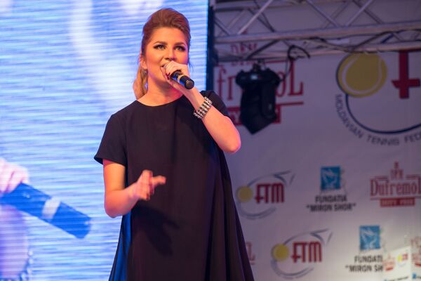 Молдавская певица Dara исполнила три композиции для гостей церемонии Гала тенниса - Sputnik Молдова