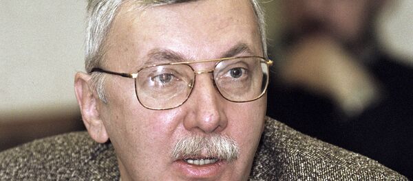 Журналист и политолог Виталий Третьяков Журналист и политолог Виталий Третьяков - Sputnik Молдова