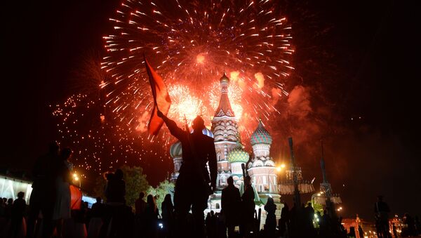 Праздничный салют в Москве - Sputnik Moldova