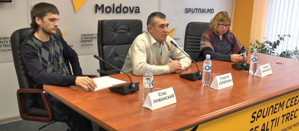 Молдавские пчеловоды объявили, что не весь мед одинаково полезен Молдавские пчеловоды объявили, что не весь мед одинаково полезен - Sputnik Молдова