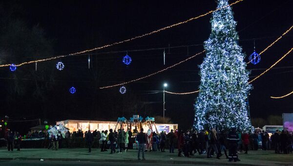 елка город новый год - Sputnik Молдова