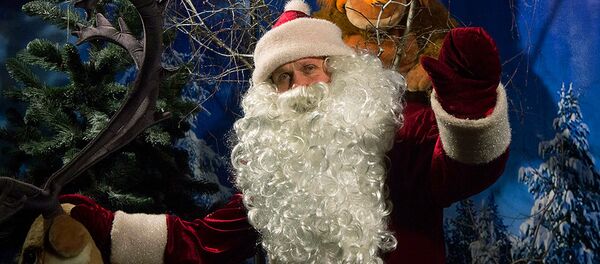 Когда Деды Морозы на работе - верный признак того, что Новый год наступит - Sputnik Moldova