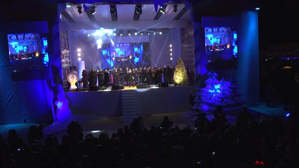 В Оргееве в канун Нового года состоялся концерт и праздничный салют - Sputnik Молдова