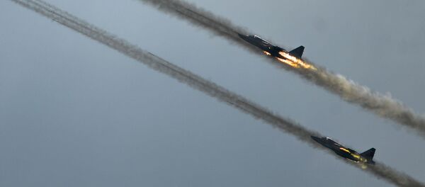 Самолеты Су-25 на всероссийском этапе международного конкурса Авиадартс-2015 Самолеты Су-25 на всероссийском этапе международного конкурса Авиадартс-2015 - Sputnik Молдова