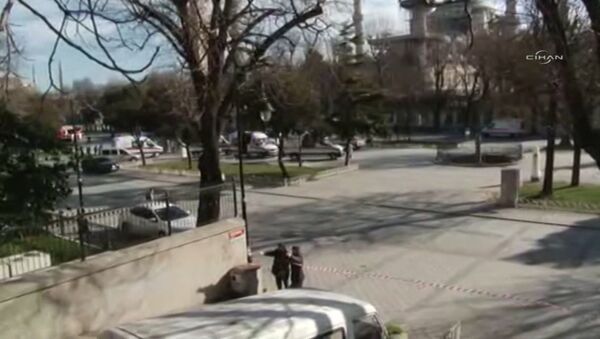 Первые кадры с места взрыва возле площади Султанахмет в центре Стамбула - Sputnik Молдова