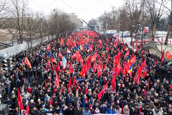 Также организаторы акции требуют отставки президента Николая Тимофти. - Sputnik Молдова