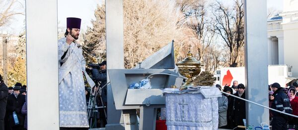 Резервуар со святой водой готов к освящению. Резервуар со святой водой готов к освящению. - Sputnik Молдова