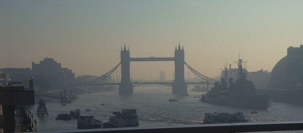 Вид на Тауэрский мост в Лондоне Вид на Тауэрский мост в Лондоне - Sputnik Молдова