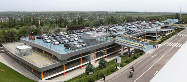 Aeroportul Internaţional Chişinău, parcare - Sputnik Moldova
