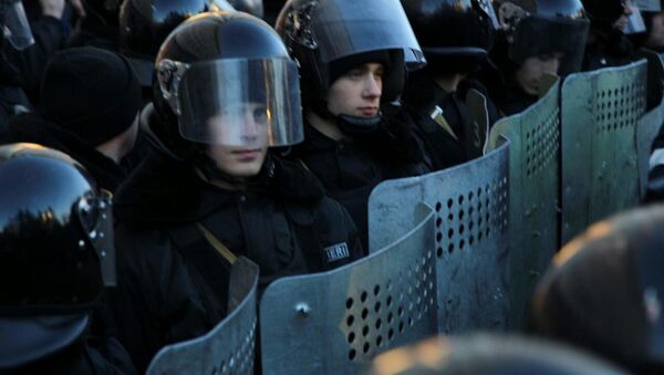 Полиция пока равнодушно взирает на происходящее. Но их проинструктировали: готовыми быть надо ко всему. - Sputnik Молдова