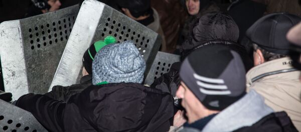 Protest Poliție Parlament - Sputnik Moldova