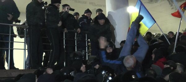 Штурм парламента. Как протесты в Кишиневе переросли в беспорядки. - Sputnik Молдова