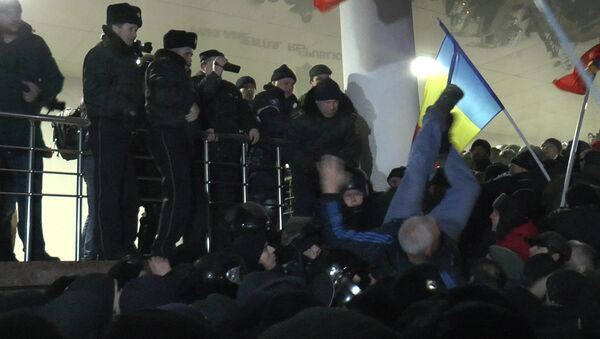 Штурм парламента. Как протесты в Кишиневе переросли в беспорядки. - Sputnik Молдова