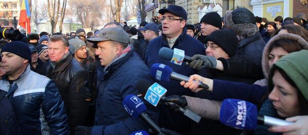 Протест Парламент Молдовы 21.01.2016 Proteste Parlament 21.01.2016 Усатый Нэстасе - Sputnik Moldova