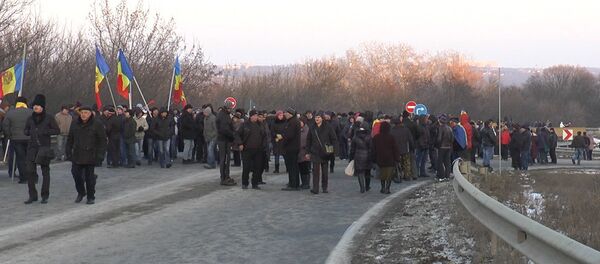 Протестующие в воскресенье блокировали трассу - Sputnik Молдова