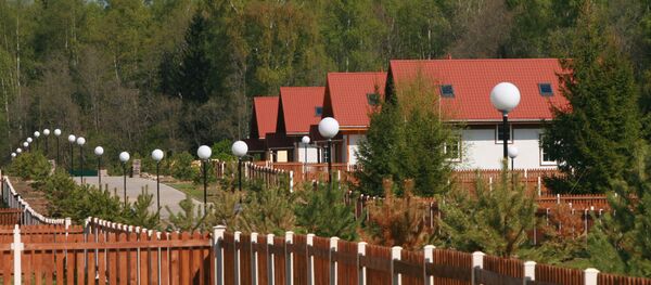 Строительство коттеджей в дачном поселке. Архивное фото - Sputnik Moldova