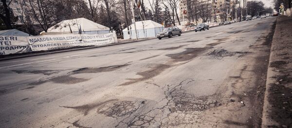 Разбитые улицы Кишинева - Sputnik Молдова
