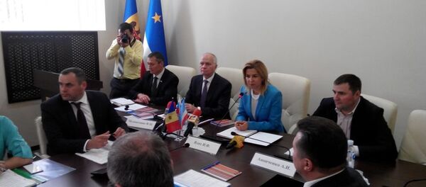 Ирина Влах, глава Гагаузии и Фарит Мухаметшин, посол России в Молдове - Sputnik Молдова