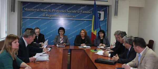 Встреча представителей патронатов и министерства труда, соцзащиты и семьи - Sputnik Молдова