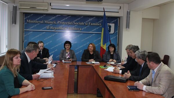 Встреча представителей патронатов и министерства труда, соцзащиты и семьи - Sputnik Молдова