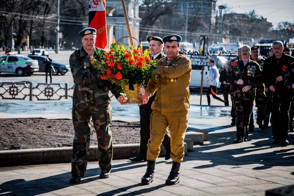 В Кишиневе в воскресенье отметили годовщину вывода советских войск из Афганистана. - Sputnik Молдова