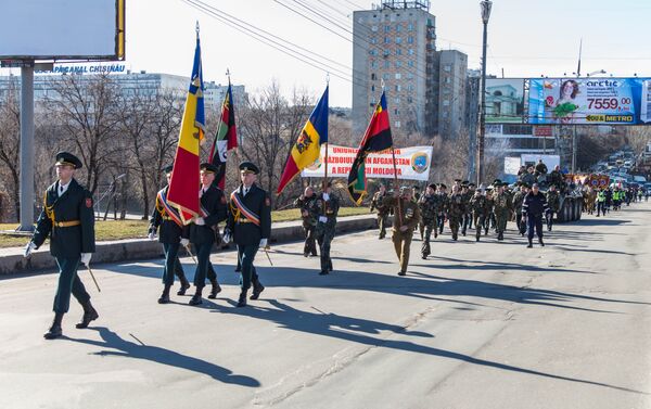 Памятный марш к мемориалу Сыновьям Родины - вечная память в секторе Рышкань - Sputnik Молдова