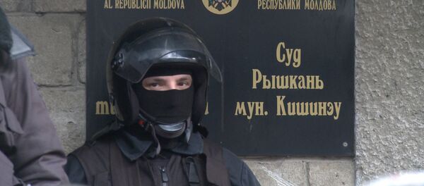 Оппозиция в Кишиневе пикетировала здание суда - Sputnik Moldova