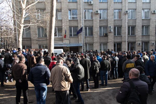 Граждан, требовавших освобождения группы Петренко, собралось около 800 человек. - Sputnik Молдова