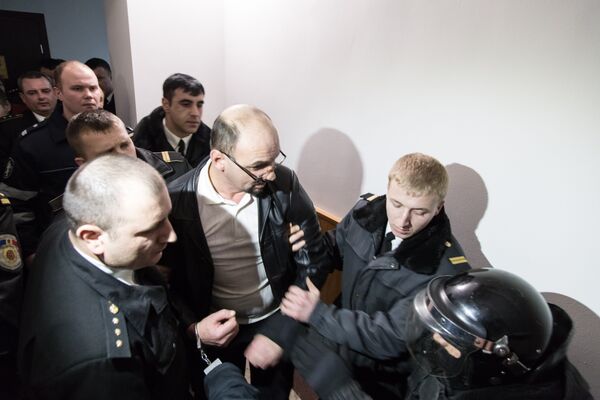 Столпотворение в коридоре здания суда долго не заканчивалось. - Sputnik Молдова