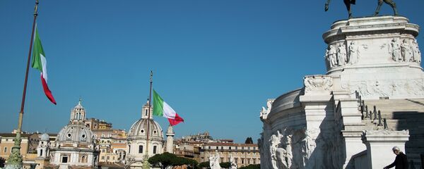 Площадь Венеции (Piazza Venezia) в Риме - Sputnik Молдова