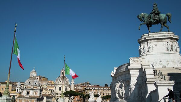 Площадь Венеции (Piazza Venezia) в Риме - Sputnik Moldova-România