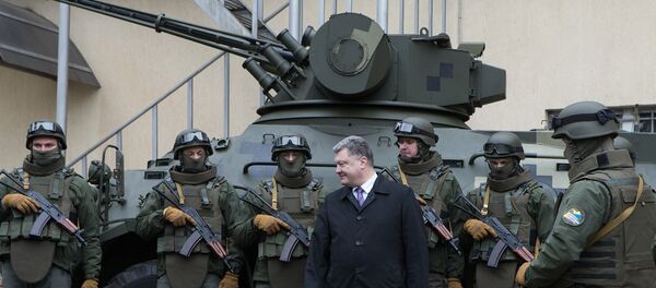 Сотрудники Управления специальных операций НАБУ приняли присягу в Киеве. Poroşenko şi militari ucraineni. - Sputnik Moldova