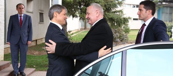 Premierul român, Dacian Cioloş şi preşedintele moldovean, Nicolae Timofti, Bucureşti, 17.02.2016 - Sputnik Moldova