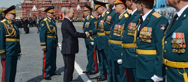 Президент РФ В.Путин на военном параде в честь 70-й годовщины Победы в ВОВ. Armata Rusiei Президент РФ В.Путин на военном параде в честь 70-й годовщины Победы в ВОВ. Armata Rusiei - Sputnik Moldova