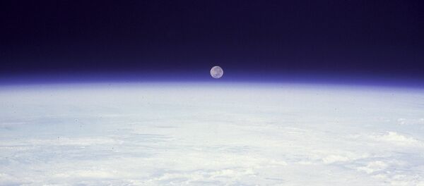 Восход Луны над планетой Земля - Sputnik Молдова