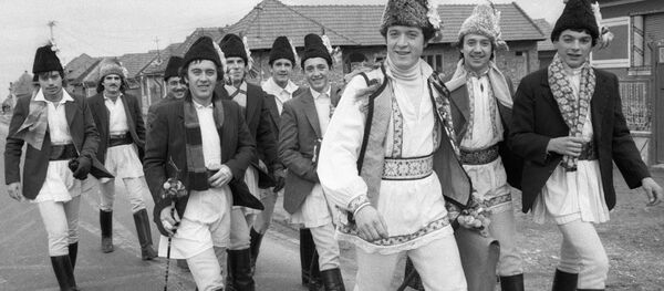 Румынский национальный костюм. - Sputnik Молдова